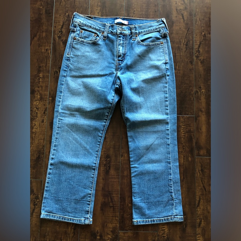 Levi’s 515 Classic Blue Denim Jeans Capri Size 6 Abstract Back Pockets